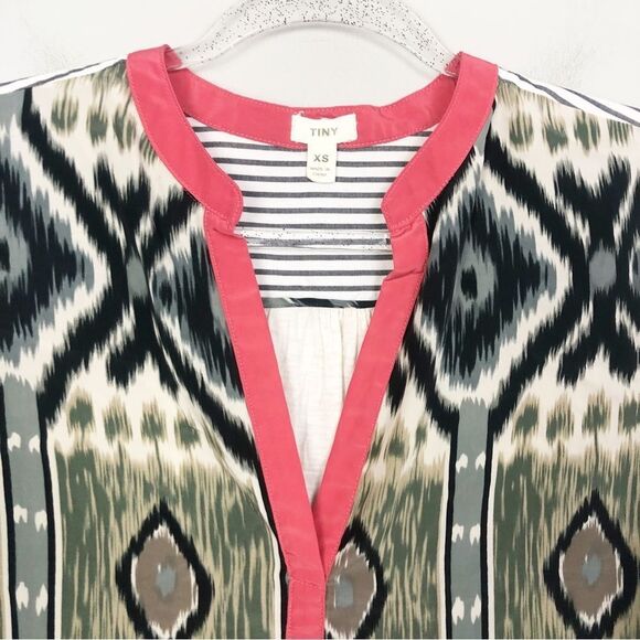 ANTHROPOLOGIE | TINY Sima Ikat Print Long Tab Sleeve Top Women’s Size X-Small - Picture 4 of 10